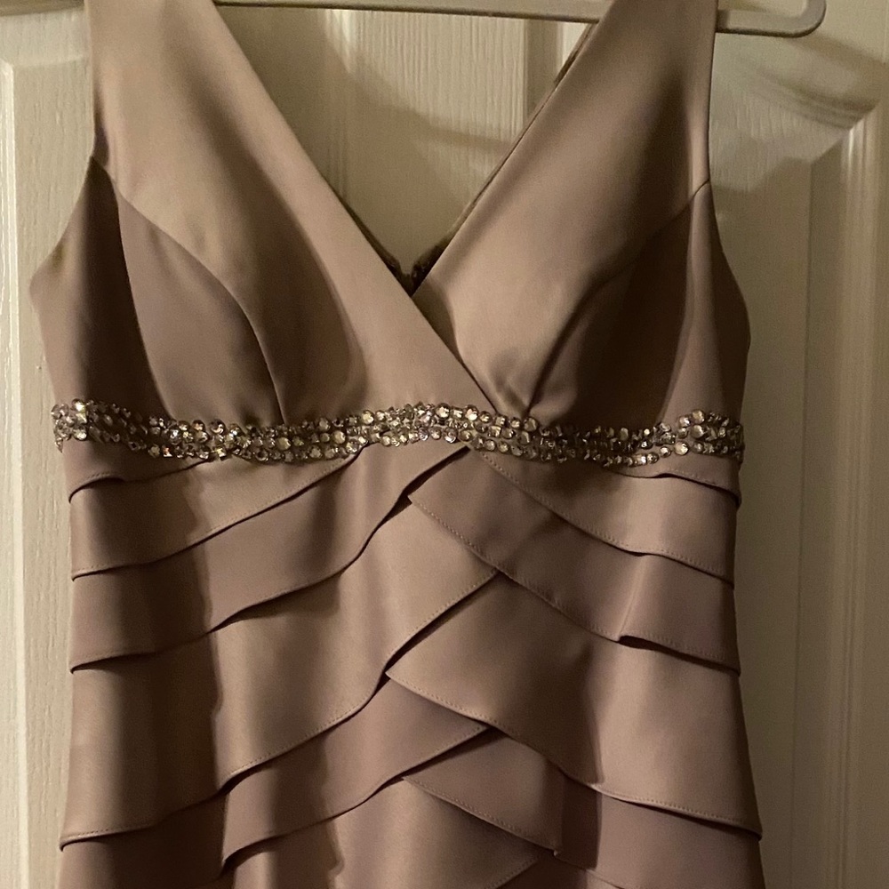 Wine color cocktail dress 10P. Never worn.
